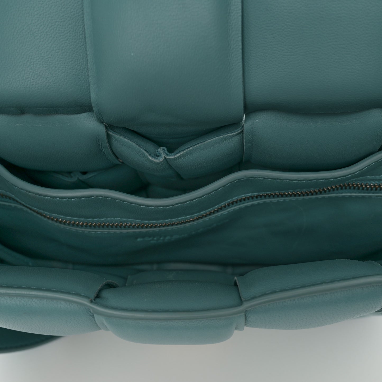 Nappa Maxi Intrecciato Padded Cassette Crossbody Bag Linoleum