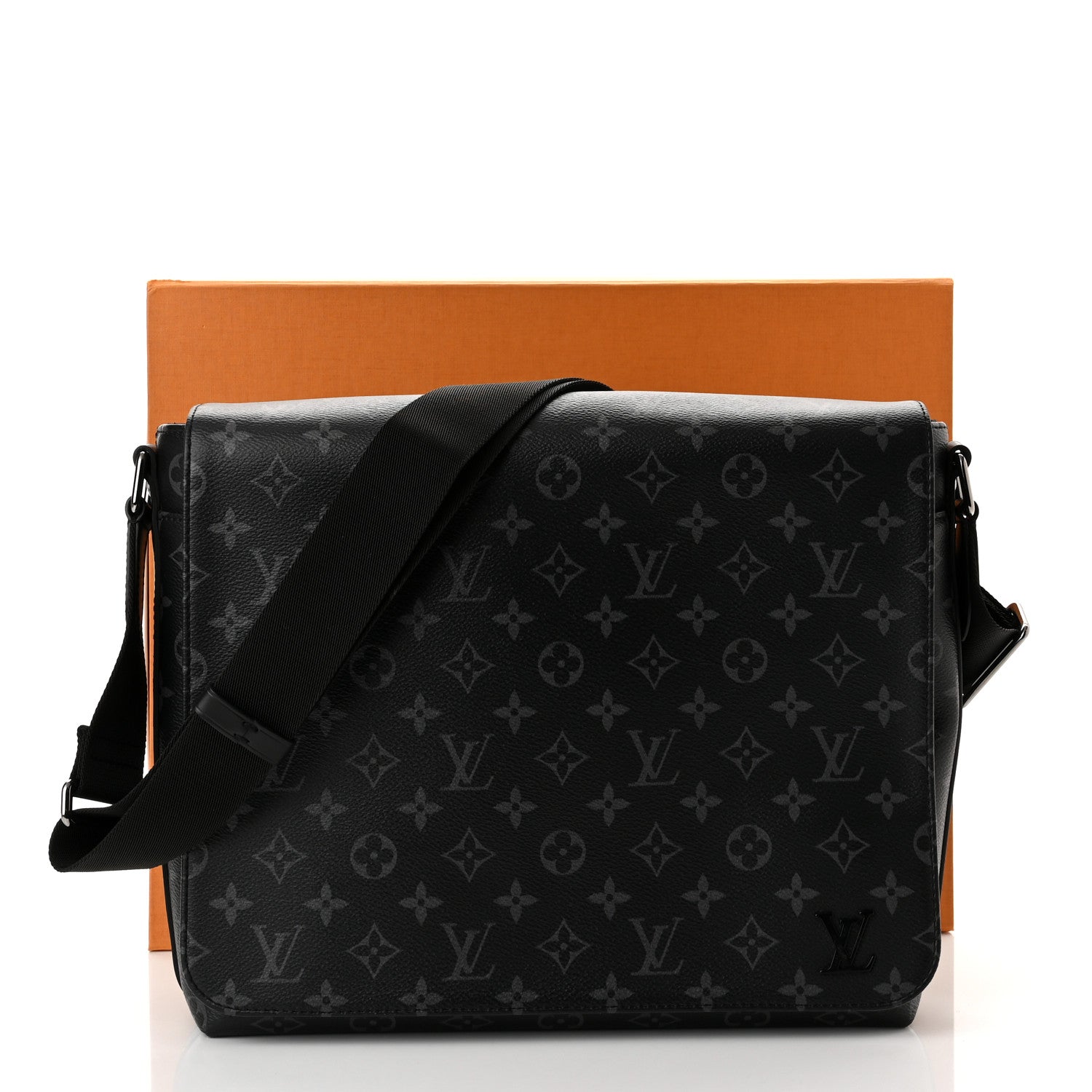Louis Vuitton Monogram Eclipse District MM 10 of 10