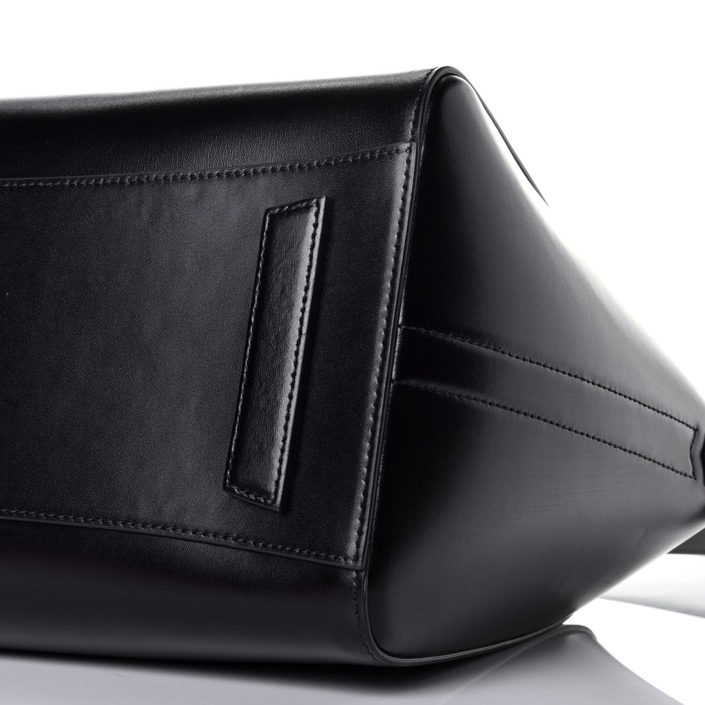 Shiny Lord Calfskin Medium Antigona Black