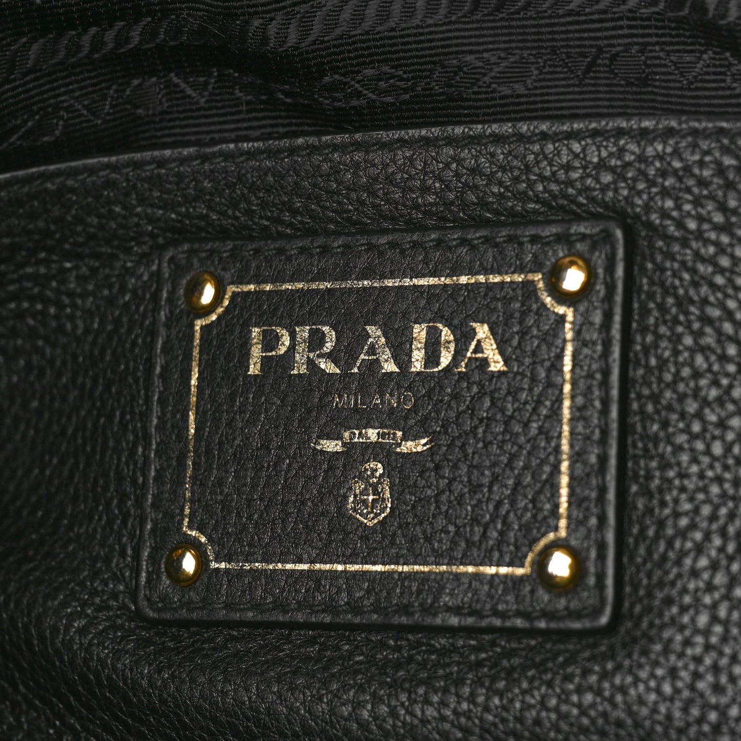 Vitello Daino Hobo Black