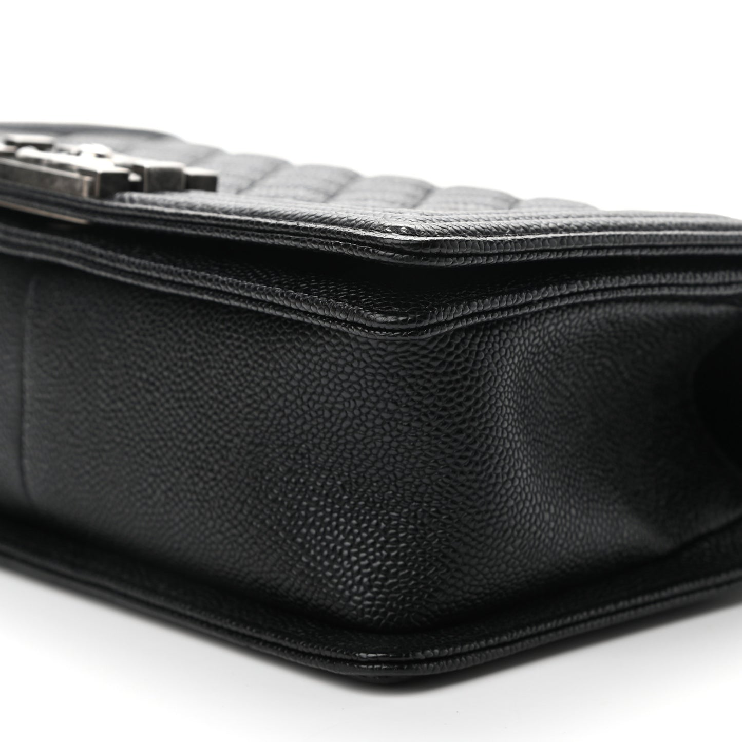 Caviar Quilted Medium Boy Flap Black