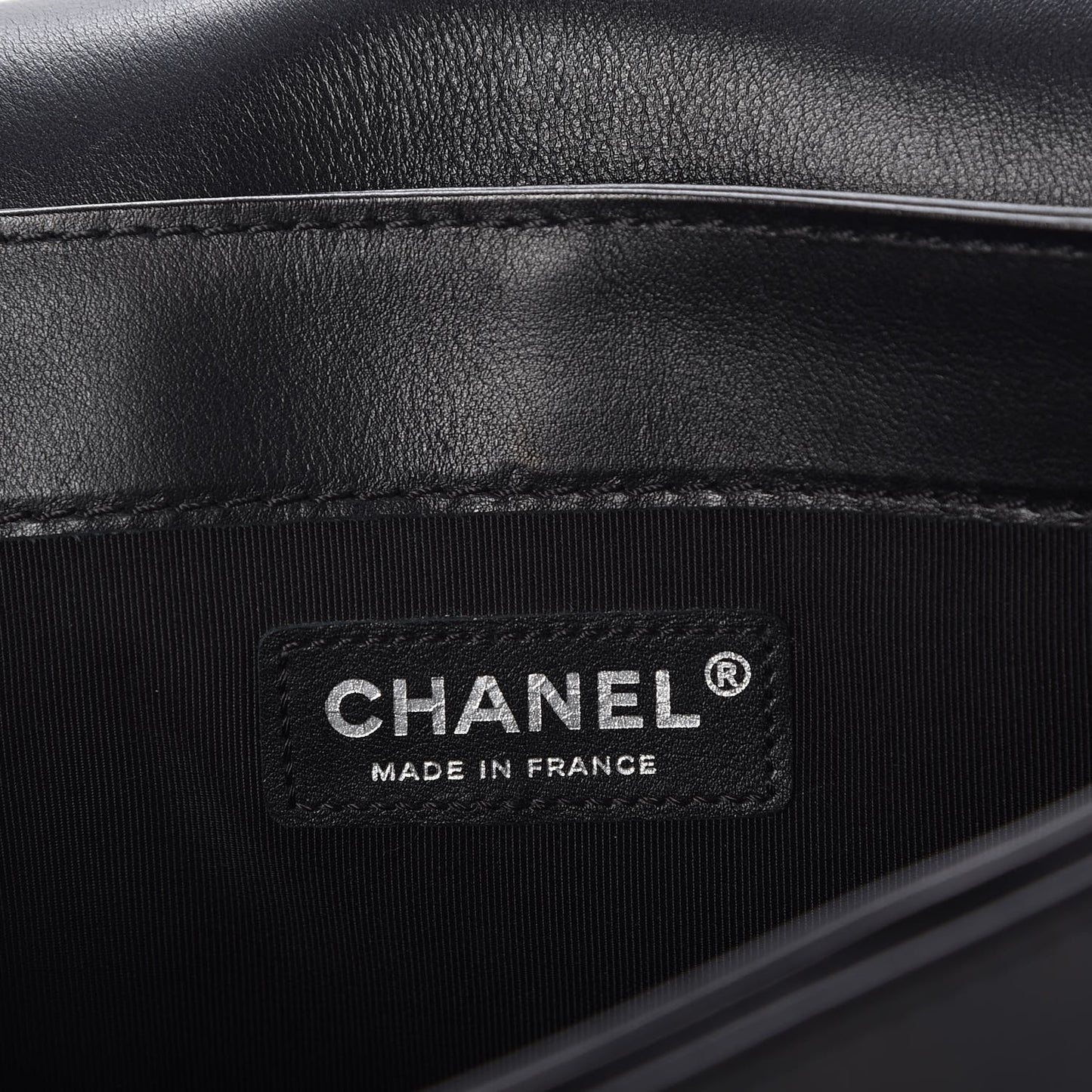 Calfskin Enchained Medium Boy Flap Black