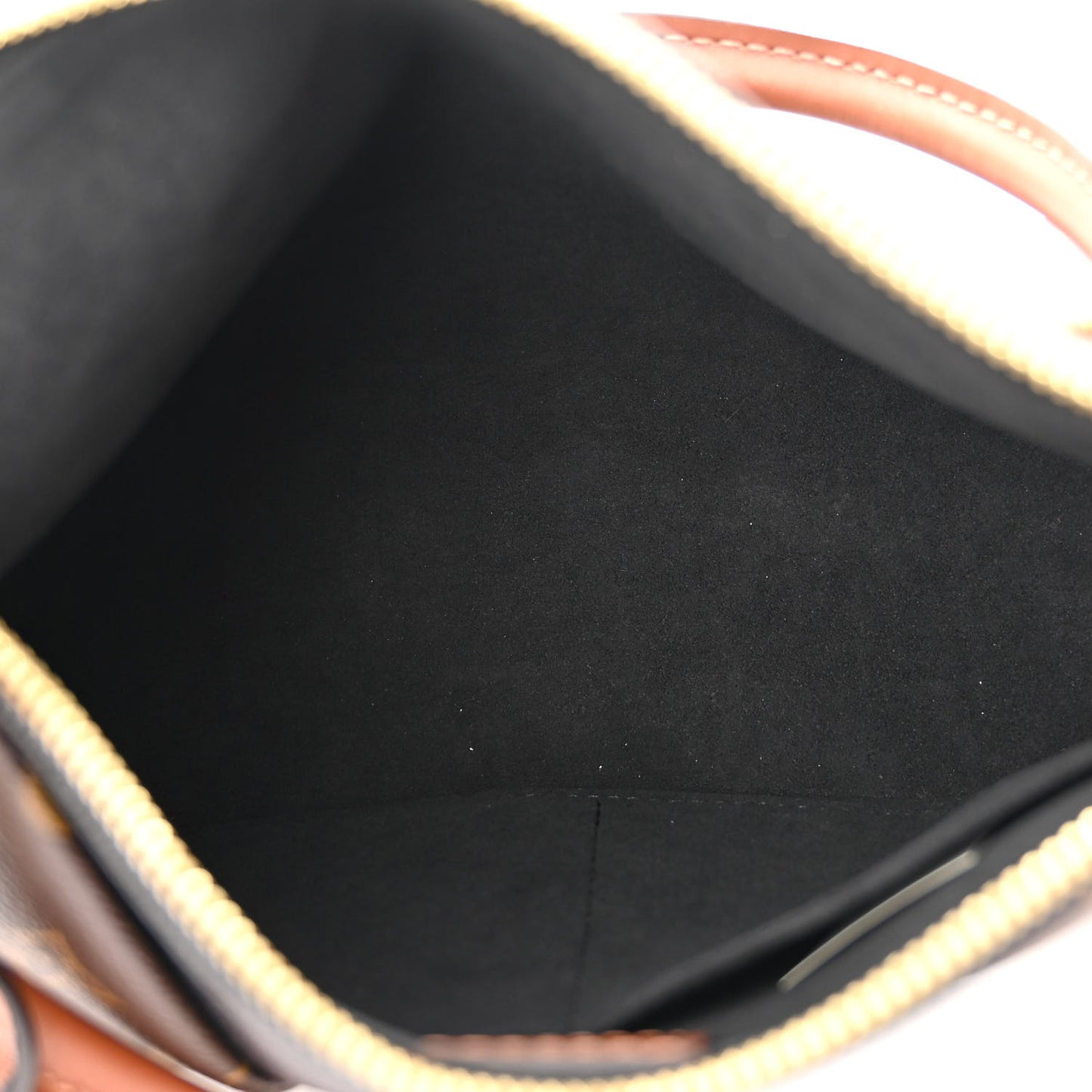 Monogram V Tote BB Black