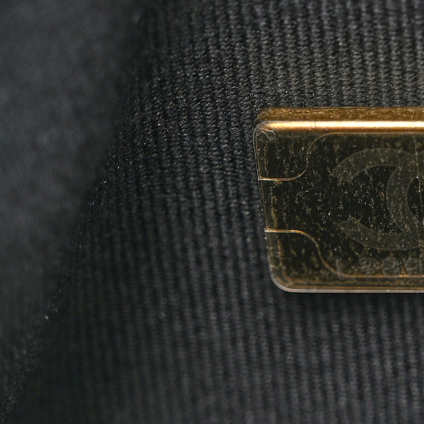 Shiny Crumpled Lambskin Quilted Medium Preppy Pocket Camera Case Black