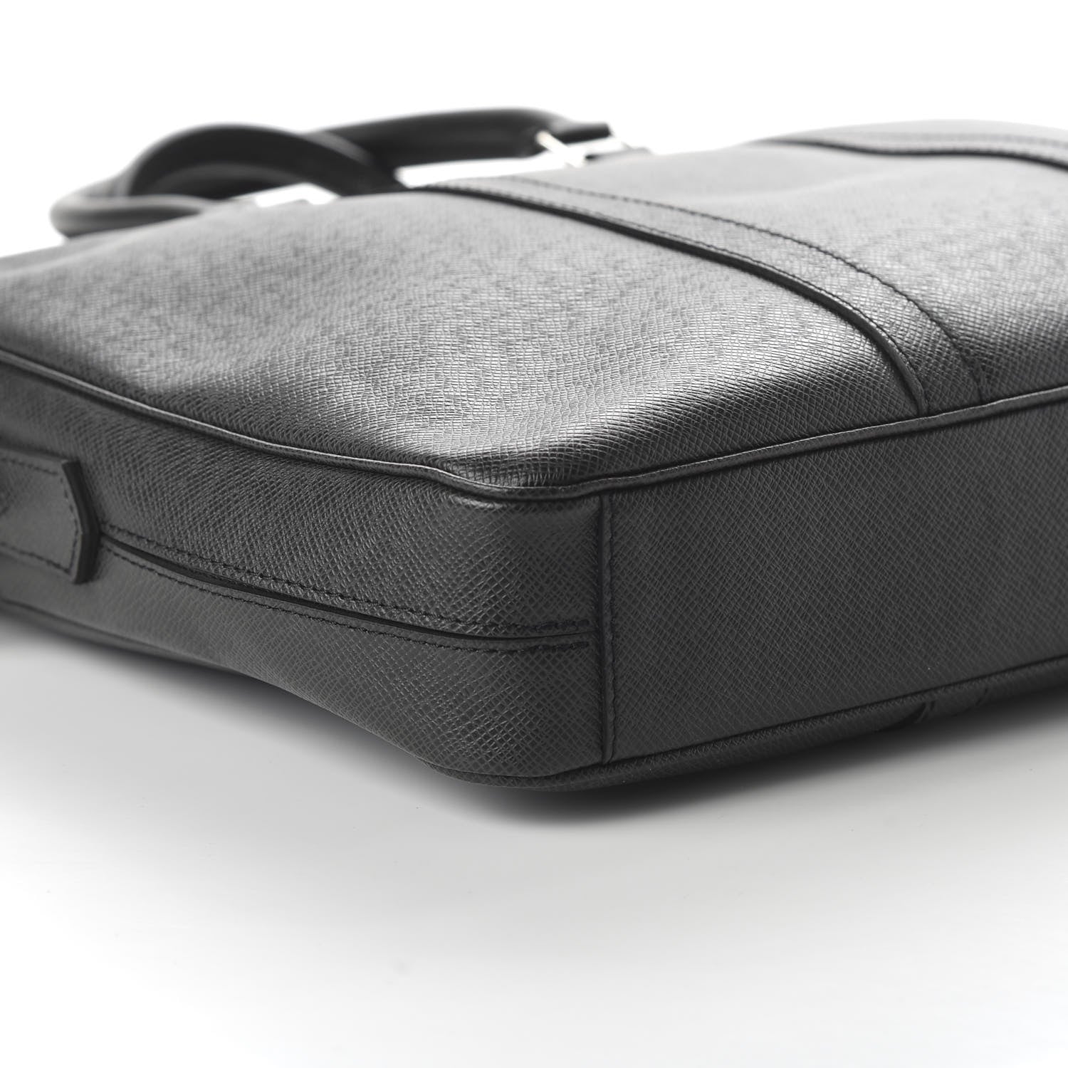 Louis Vuitton Taiga Porte Documents Voyage PM Ardoise 6 of 9