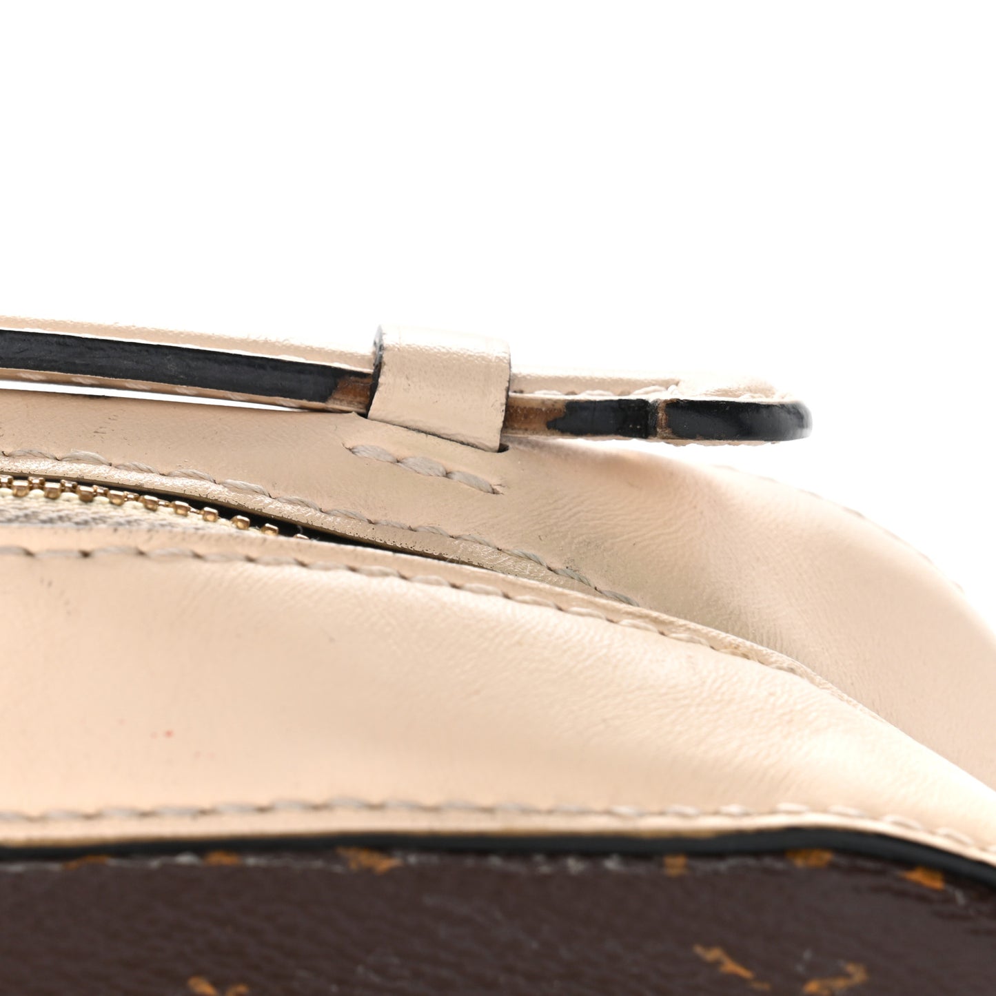 Monogram Saintonge Creme