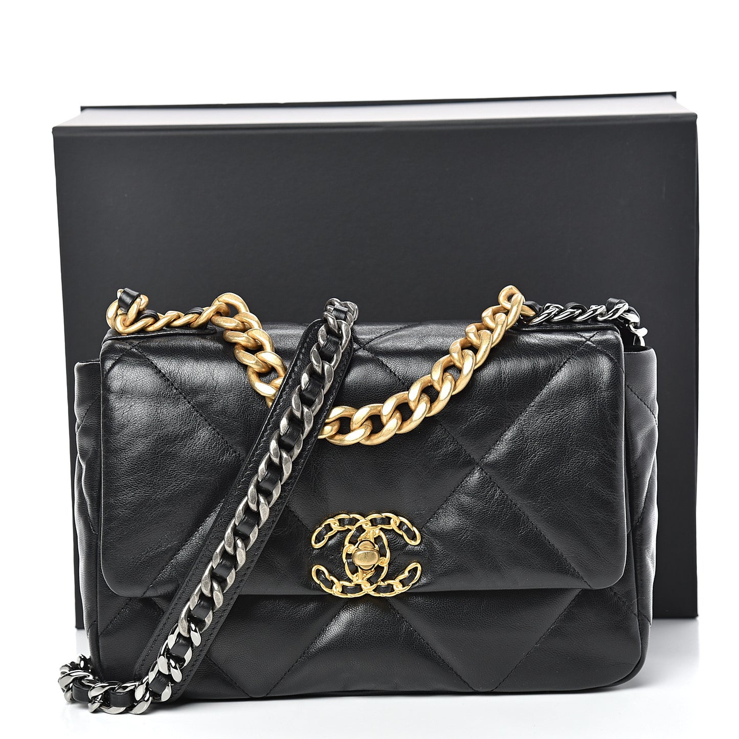 Lambskin Quilted Medium 19 Flap Black