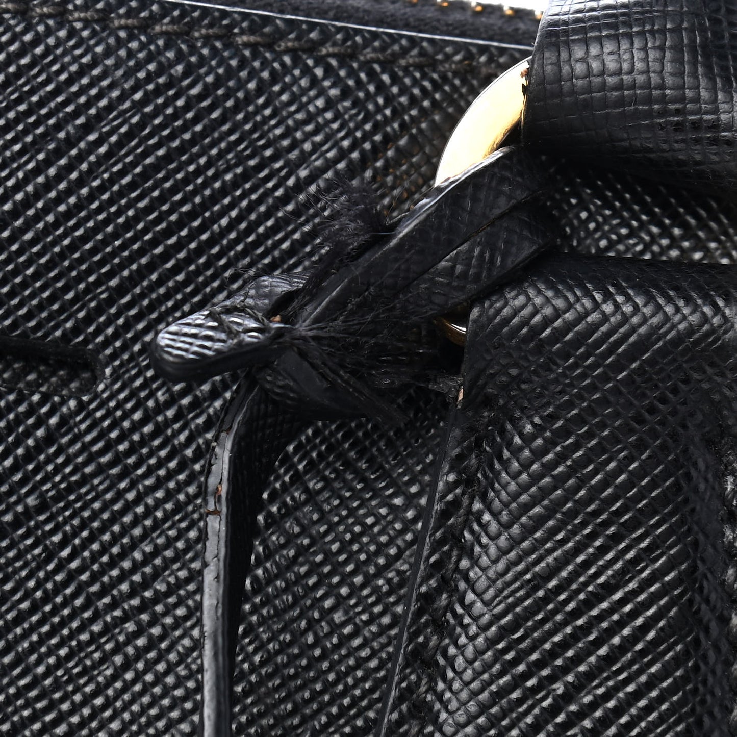 Saffiano Medium Galleria Double Zip Tote Black