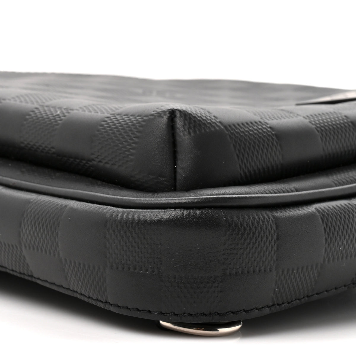 Damier Infini Avenue Sling Bag NM Onyx