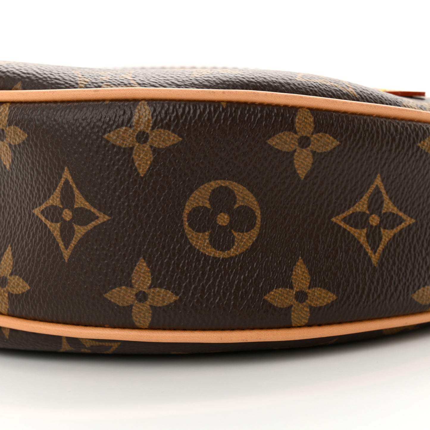 Monogram Loop
