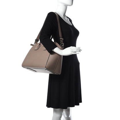 Givenchy Sugar Goatskin Medium Antigona Sand 2 of 10