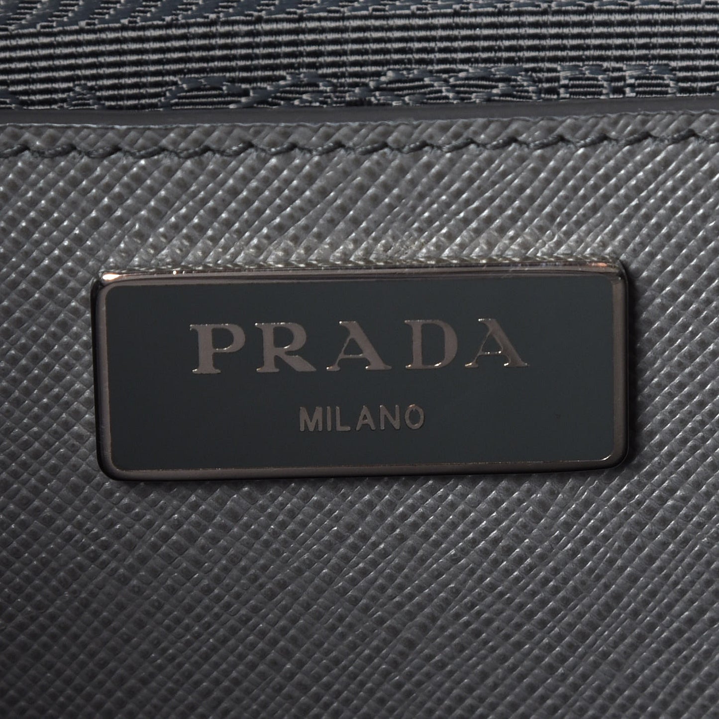 Saffiano Medium Galleria Double Zip Tote Marmo
