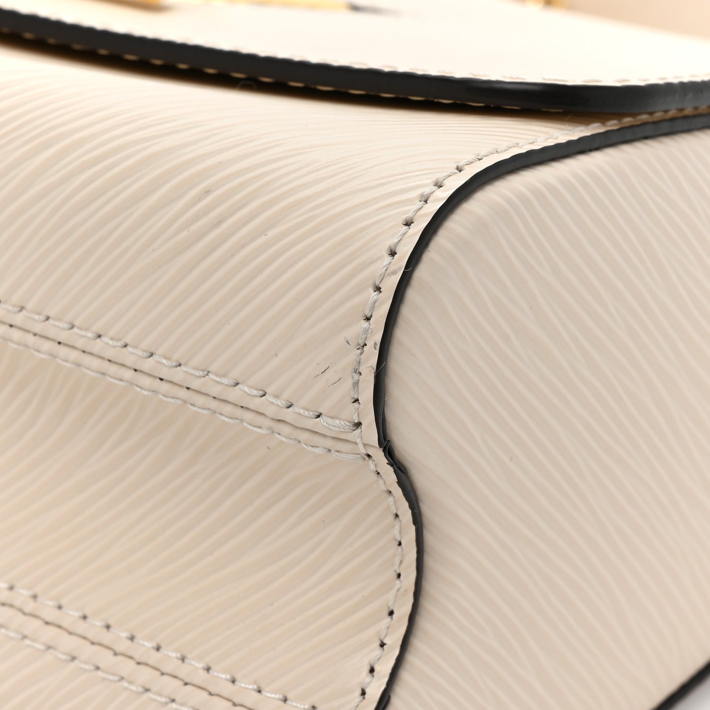 Epi Twist Shoulder Bag MM Quartz