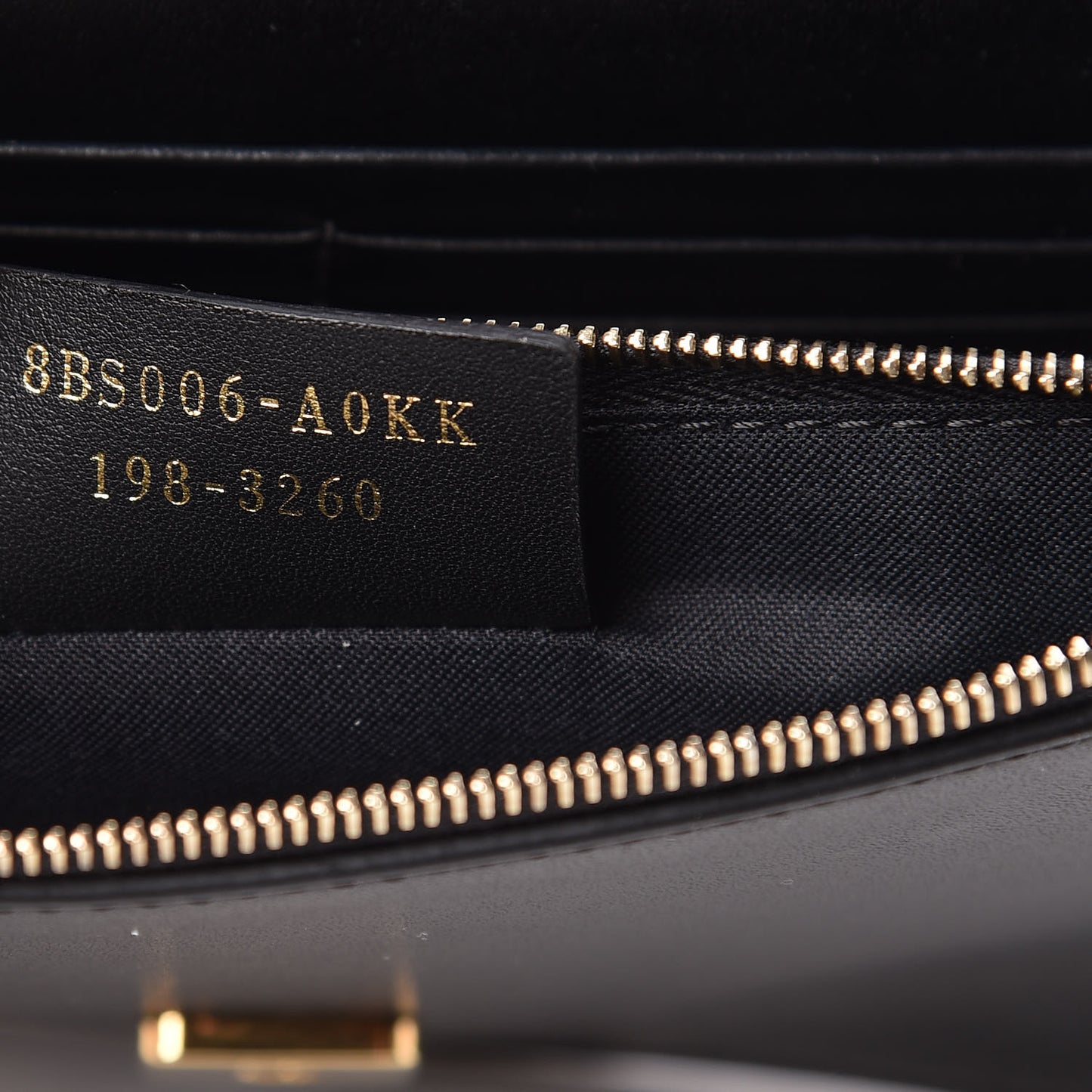 Vitello Liberty Lucido F is Fendi Medium Envelope Wallet on Chain Black