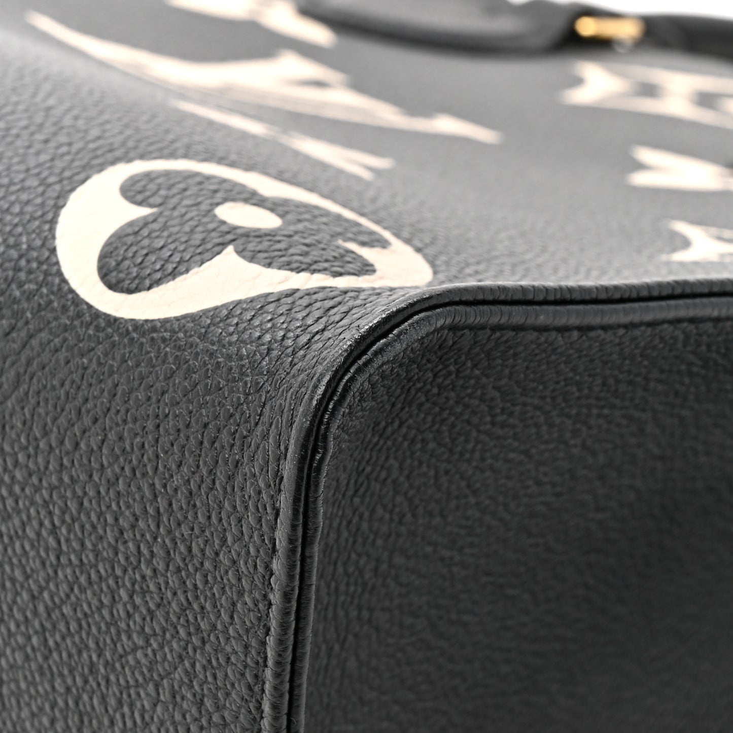 Empreinte Monogram Giant Onthego MM Black Beige