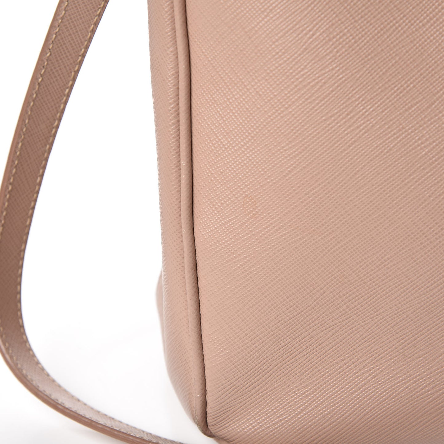 Saffiano Medium Galleria Double Zip Tote Cammeo