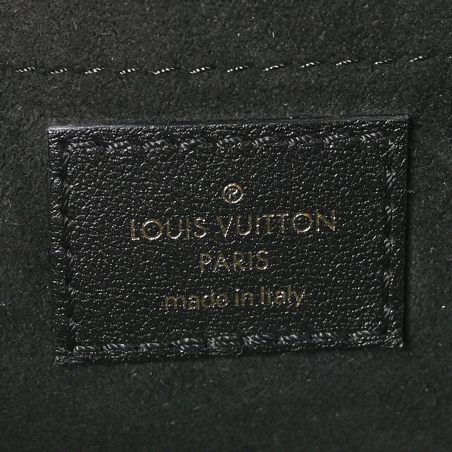 Calfskin New Wave Chain PM Black