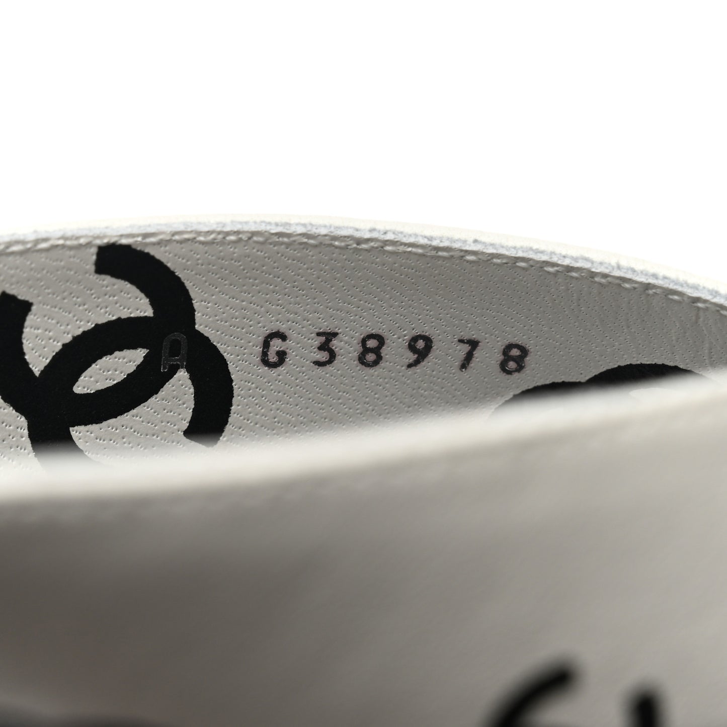 Lambskin Printed CC Thong Sandals 39 White Black