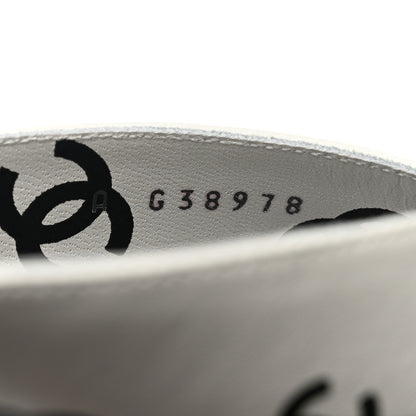 Chanel Lambskin Printed CC Thong Sandals 39 White Black 8 of 9