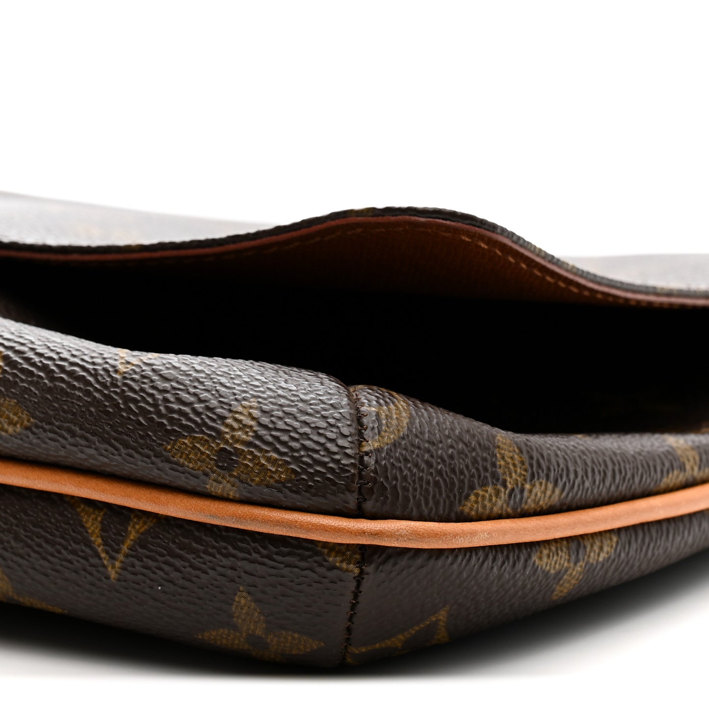 Monogram Musette Tango