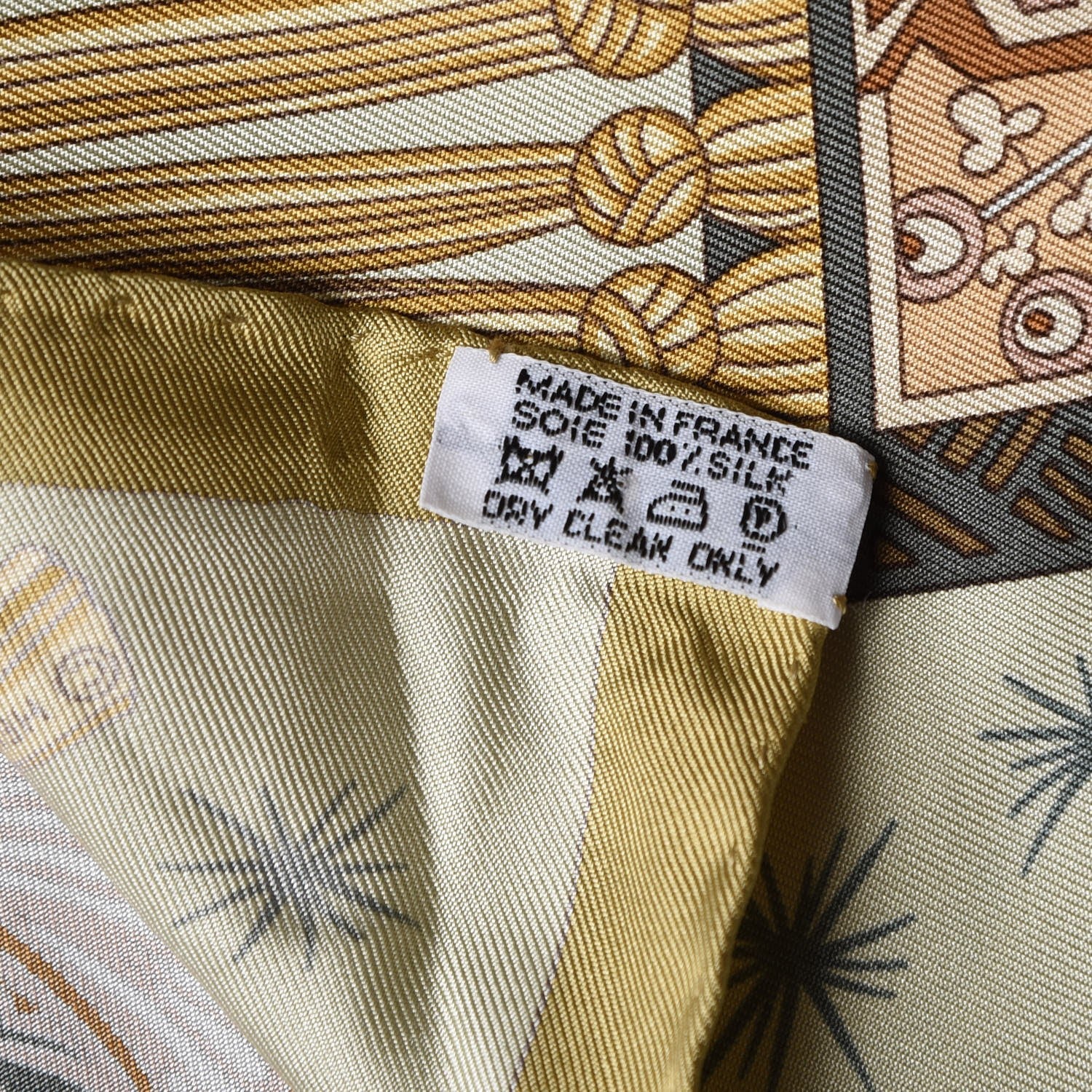 Hermes Silk Sur Un Tapis Volant Scarf 90 7 of 8