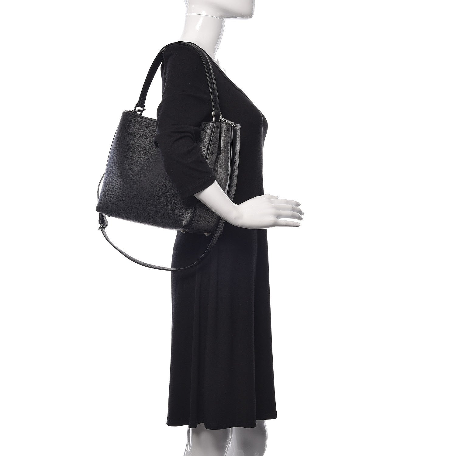 MCM Grained Calfskin Visetos Medium Sarah Hobo Black 2 of 10