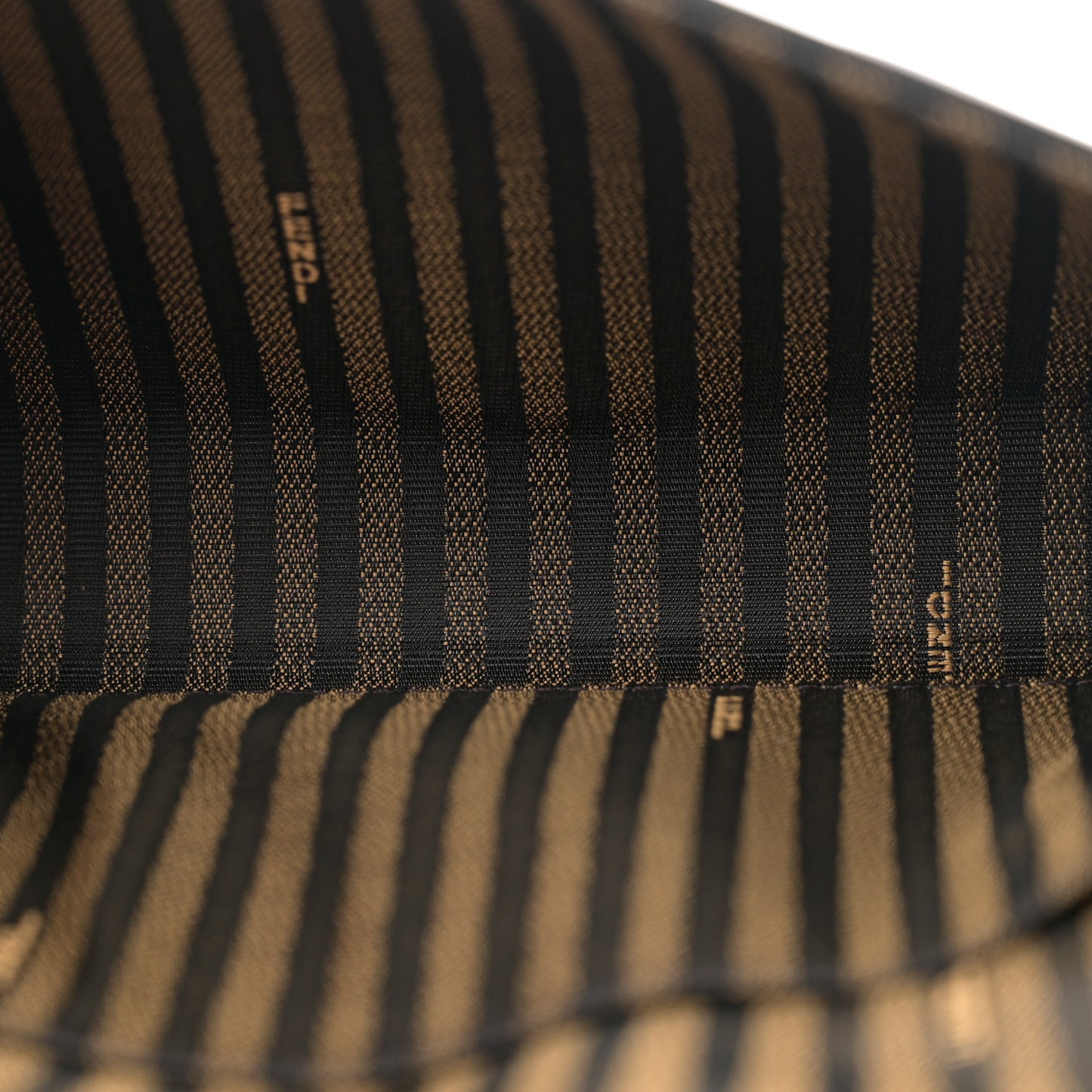 Vitello Palmellato Wallet on Chain with Pouches Black