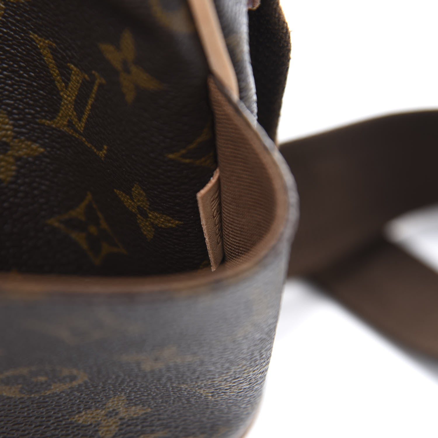 Louis Vuitton Monogram Bosphore PM Messenger 13 of 14