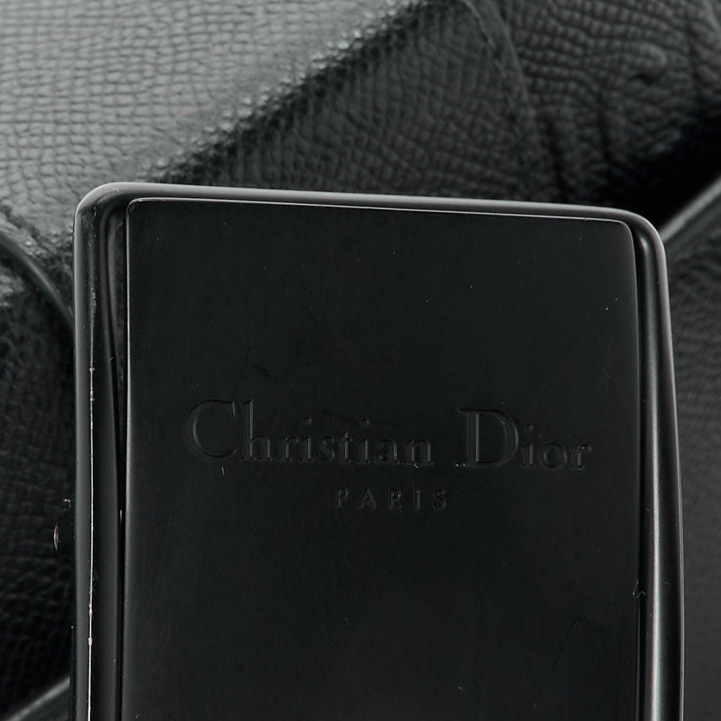 Ultra Matte Grained Calfskin 30 Montaigne Box Bag Black