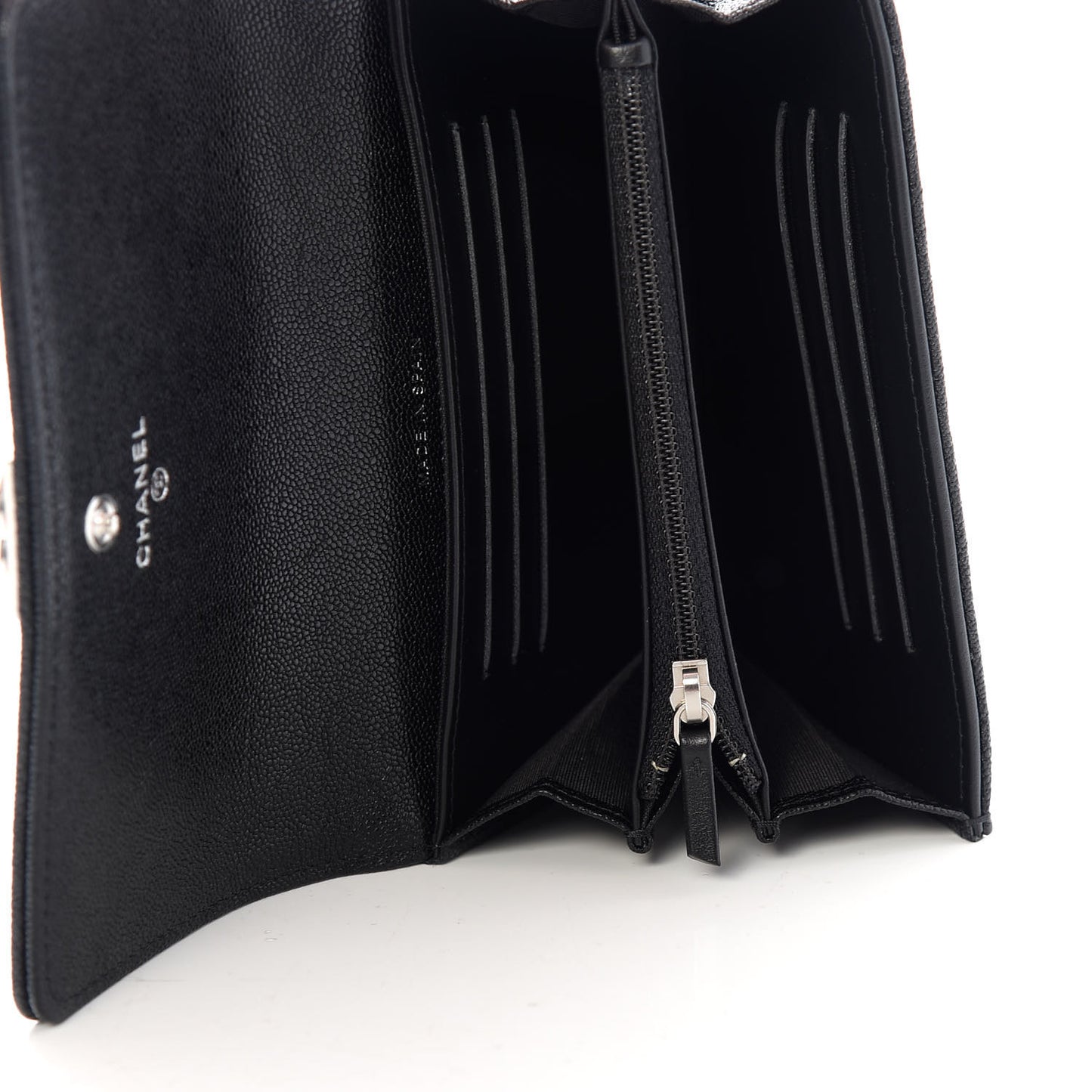 Caviar Quilted Medium Boy Flap Wallet Black