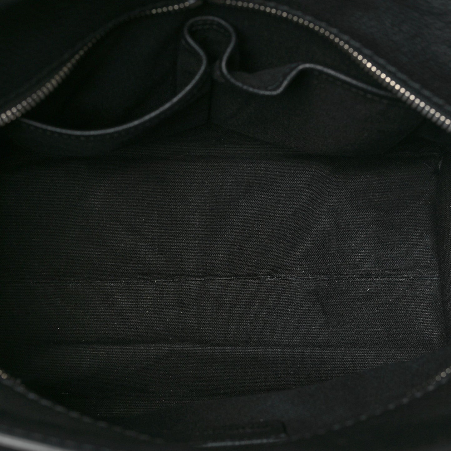 Pebbled Calfskin Small Skull Padlock Zip Around Tote Black