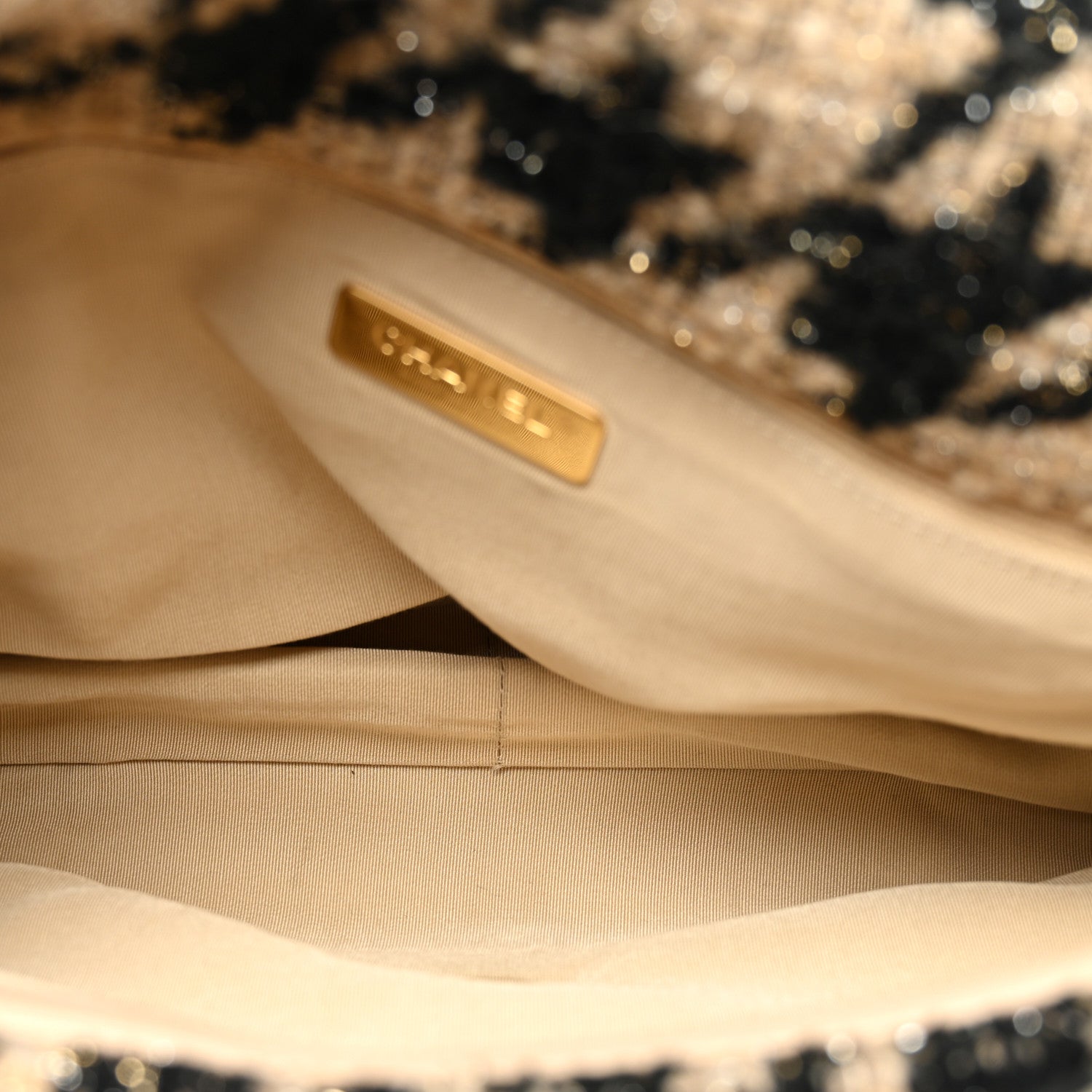 Chanel Tweed Maxi Chanel 19 Flap Black Beige 5 of 10