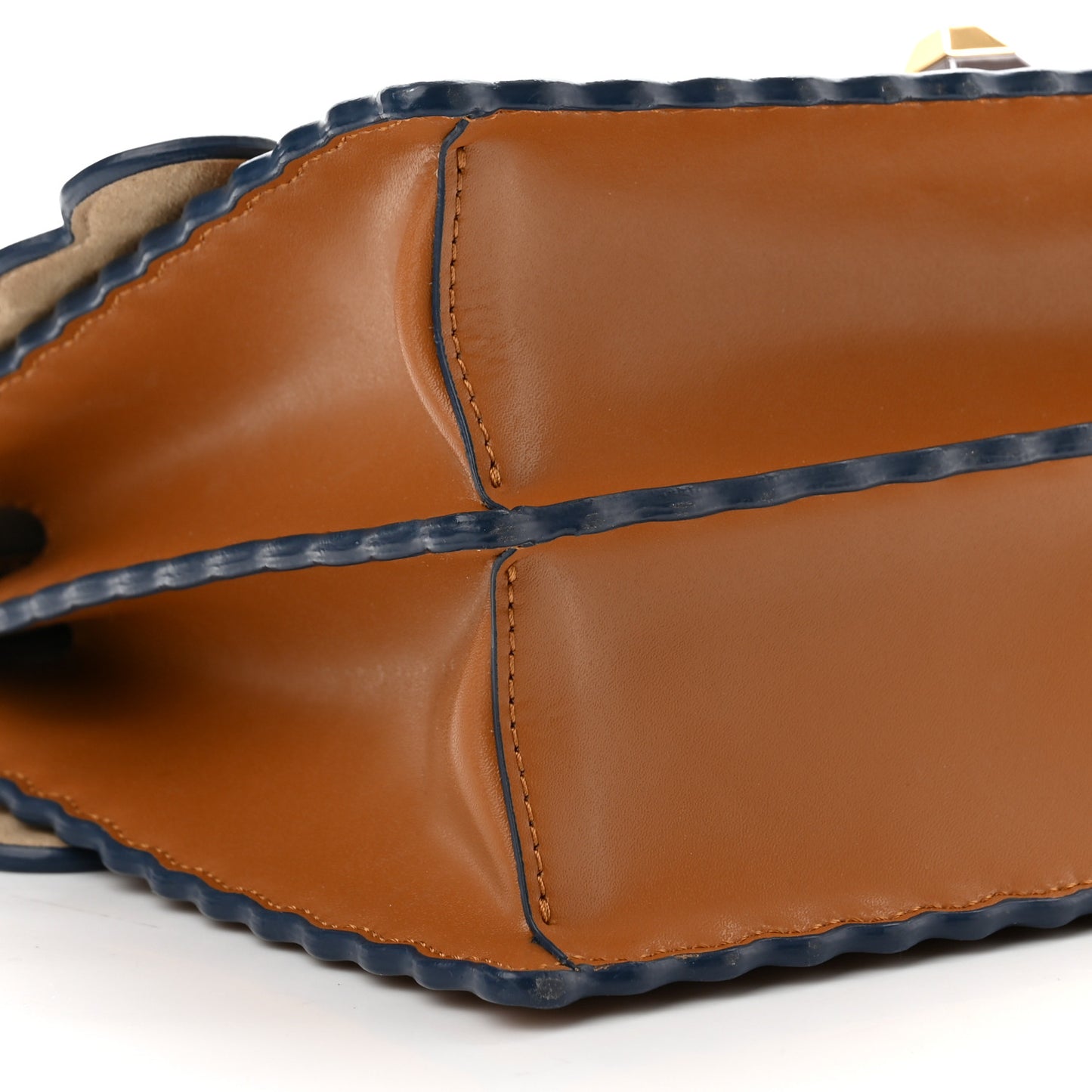 Vitello Liberty Scalloped Studded Kan I Shoulder Bag Caramello