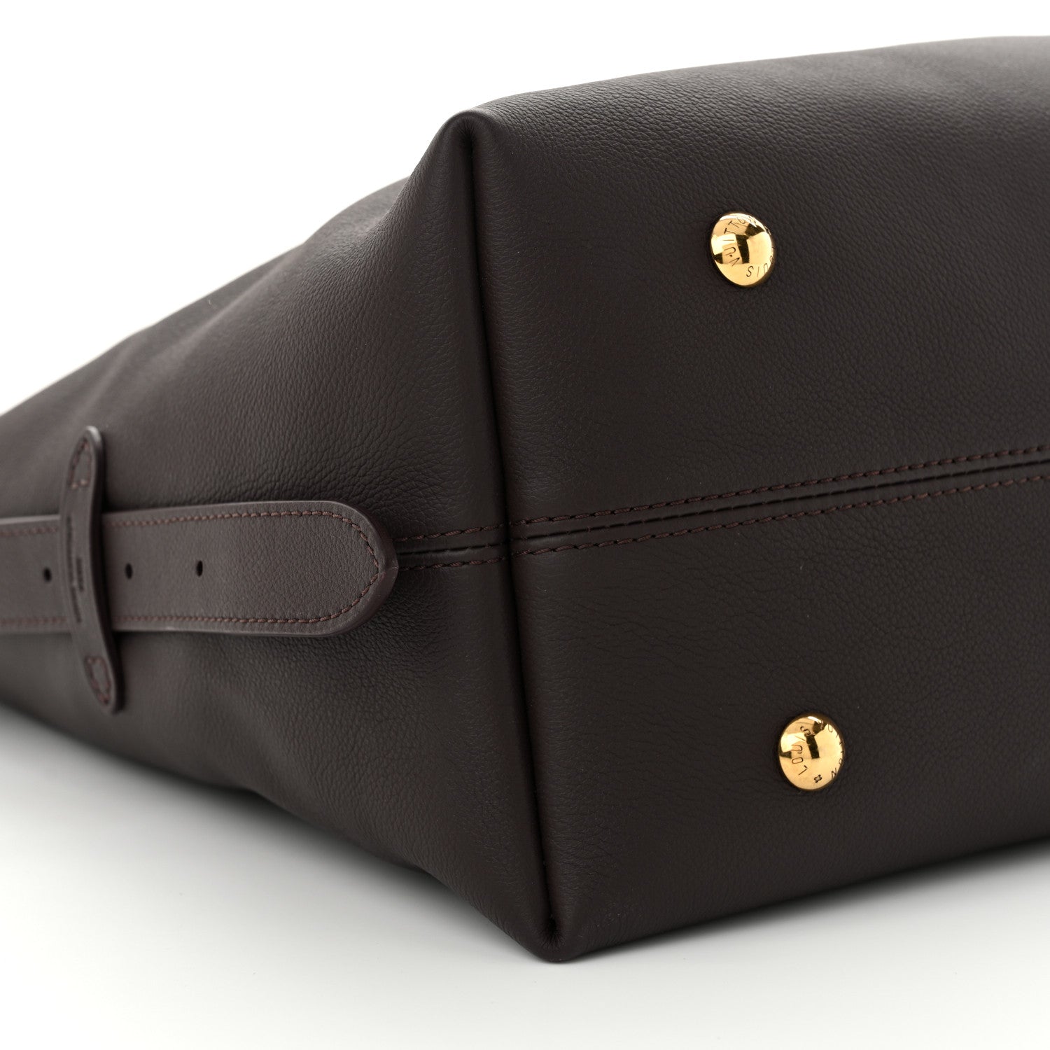 Louis Vuitton Grained Calfskin Low Key Hobo MM Ebene 9 of 10