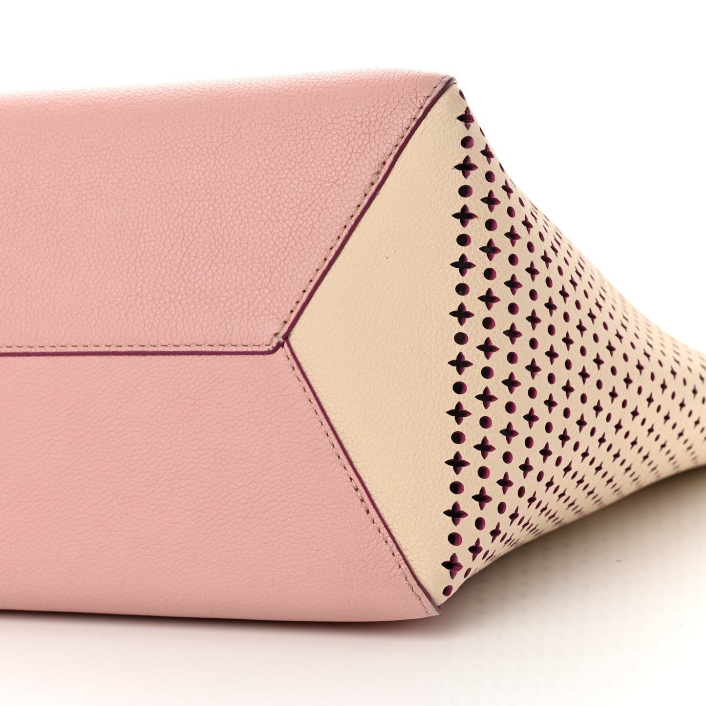 Calfskin Perforated Lockme Cabas Rose Poudre Creme