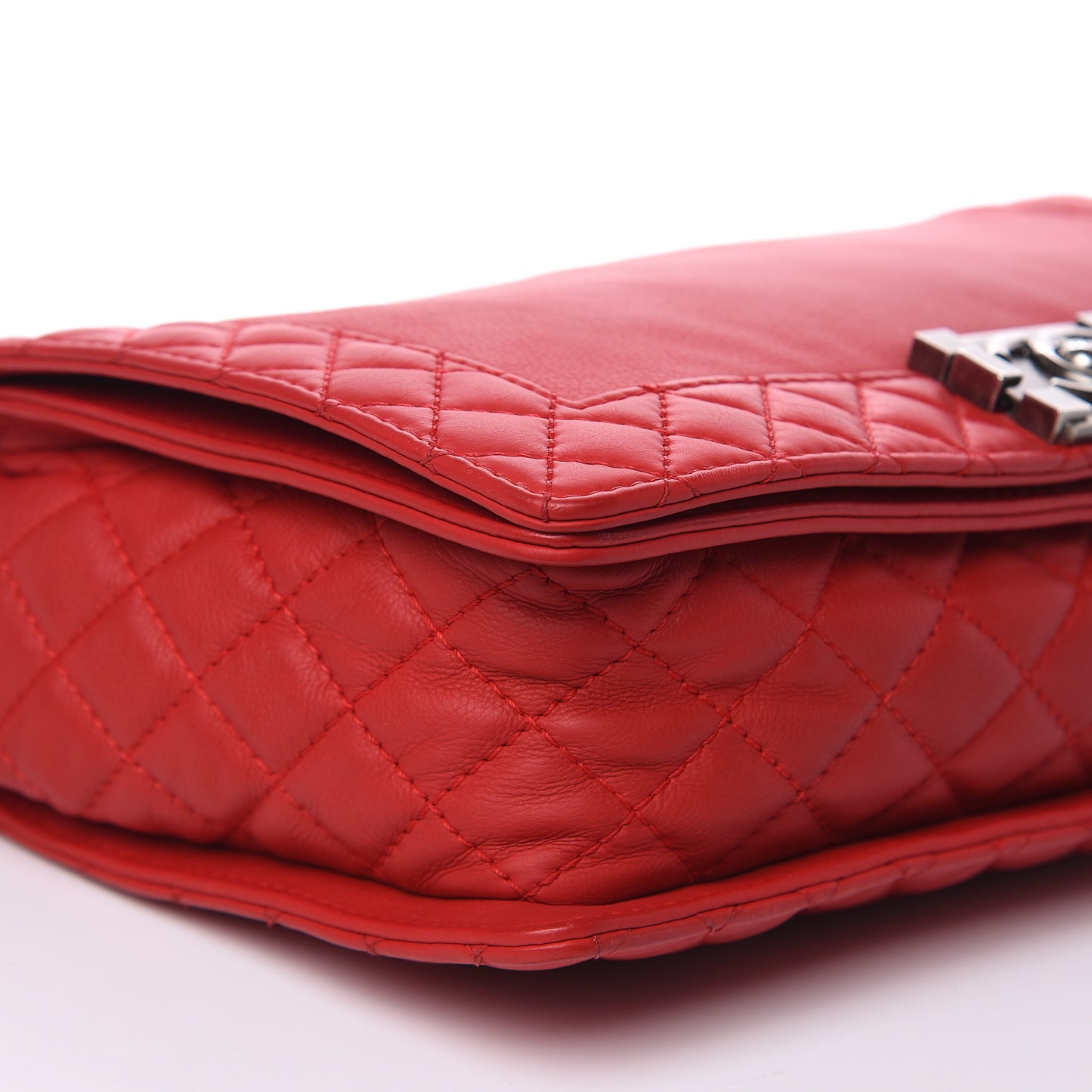 Calfskin New Medium Boy Reverso Flap Red