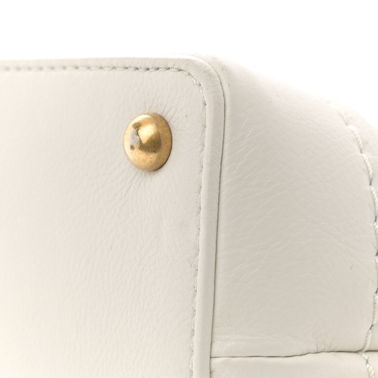 Iridescent Caviar Quilted Medium Globe Trotter Flap White