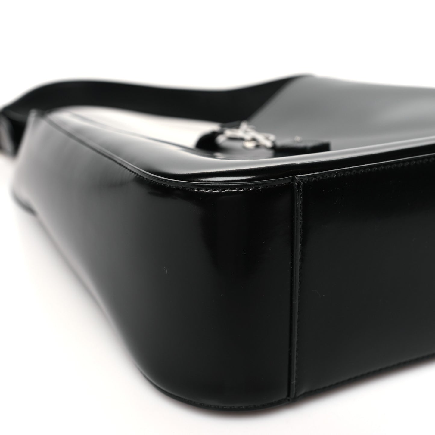 Patent Small Le 5 A 7 Supple Hobo Black