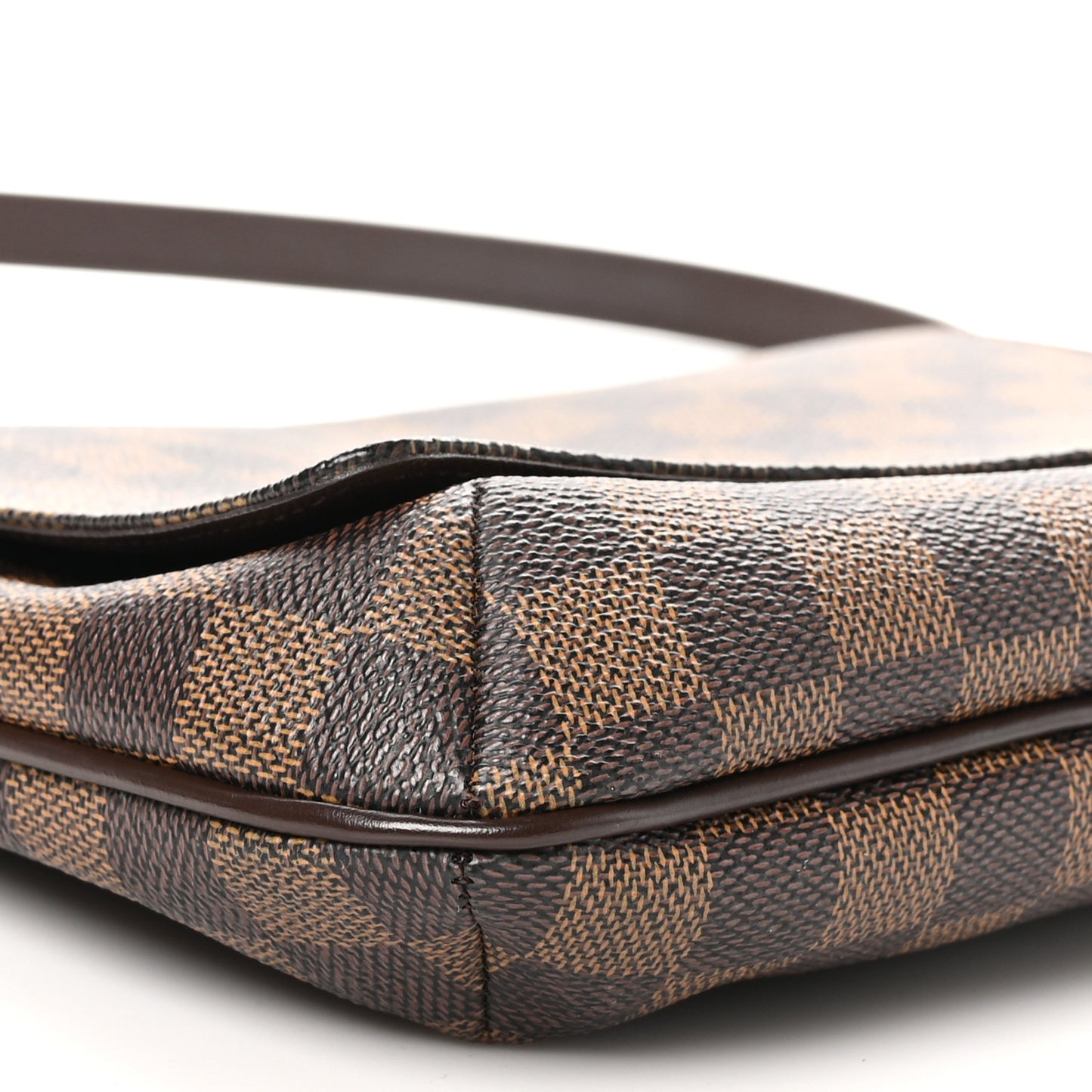 Damier Ebene Musette Tango