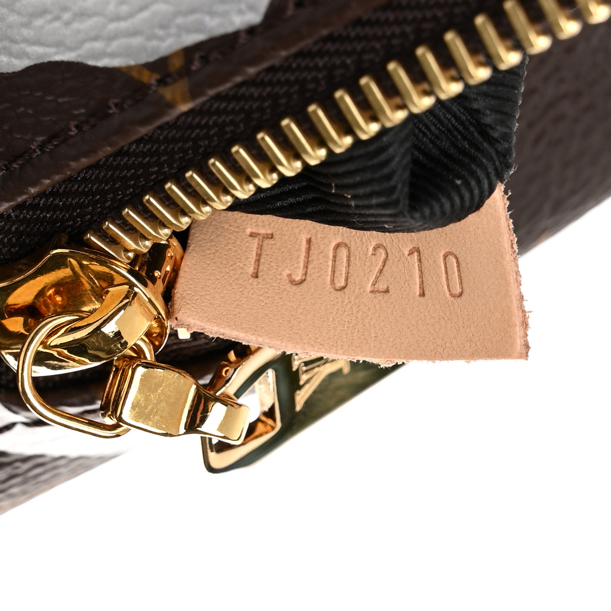 Louis Vuitton x LOL Monogram Bumbag Blue Silver 6 of 9