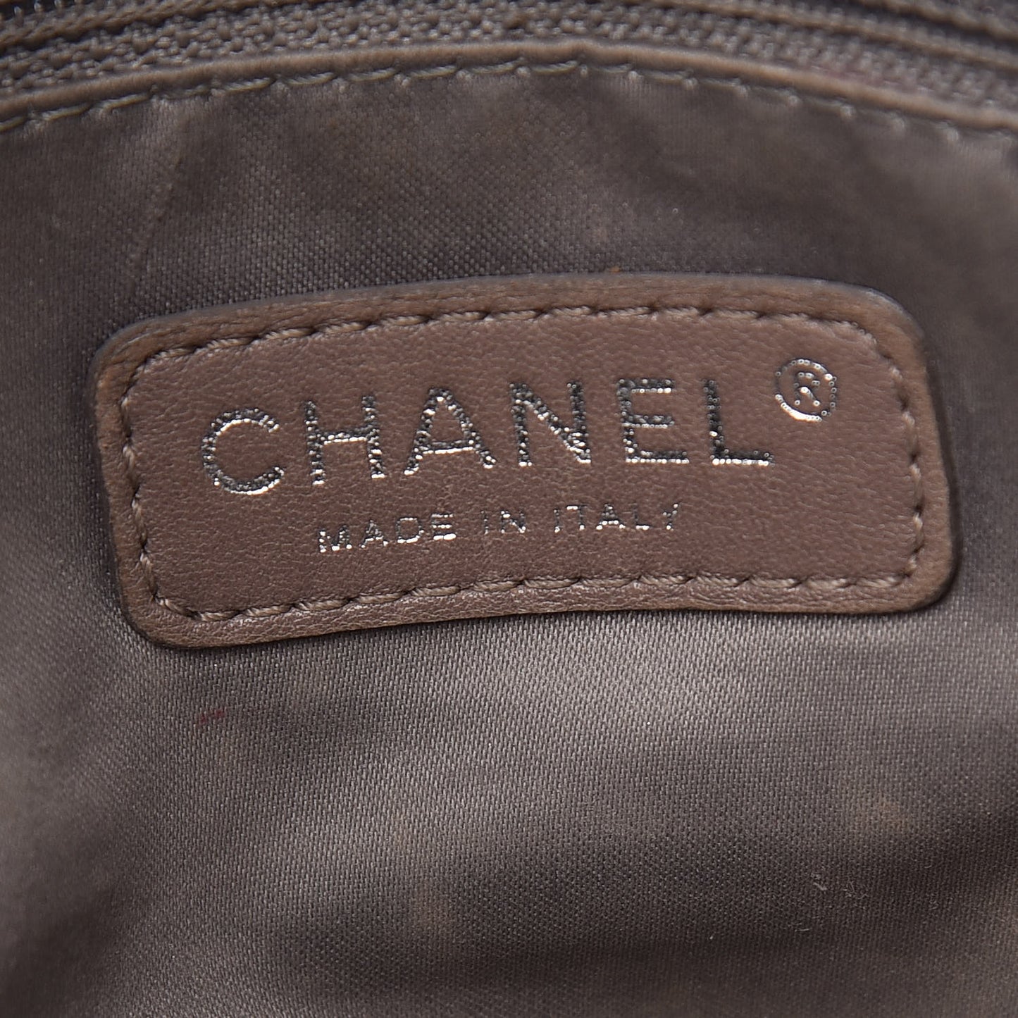 Glazed Calfskin Maxi Twisted Flap Black