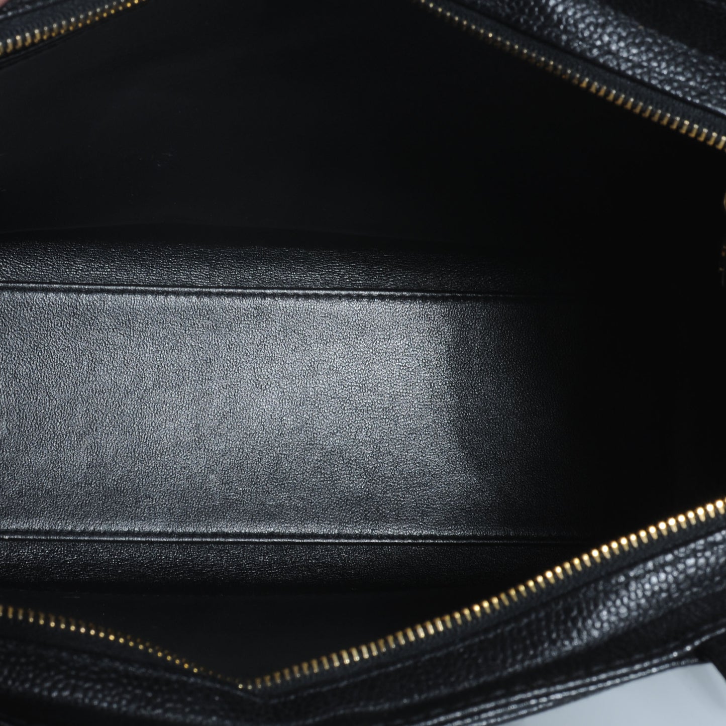 Caviar Shoulder Bag Black