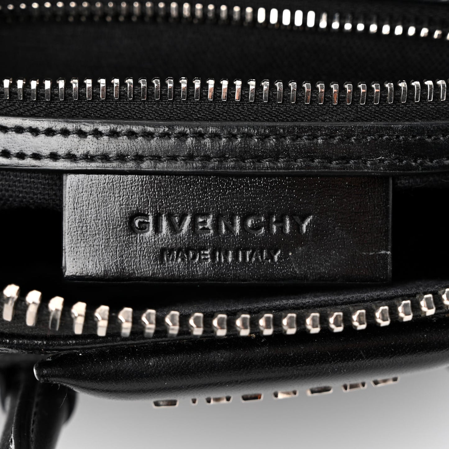 Shiny Lord Calfskin Mini Antigona Black
