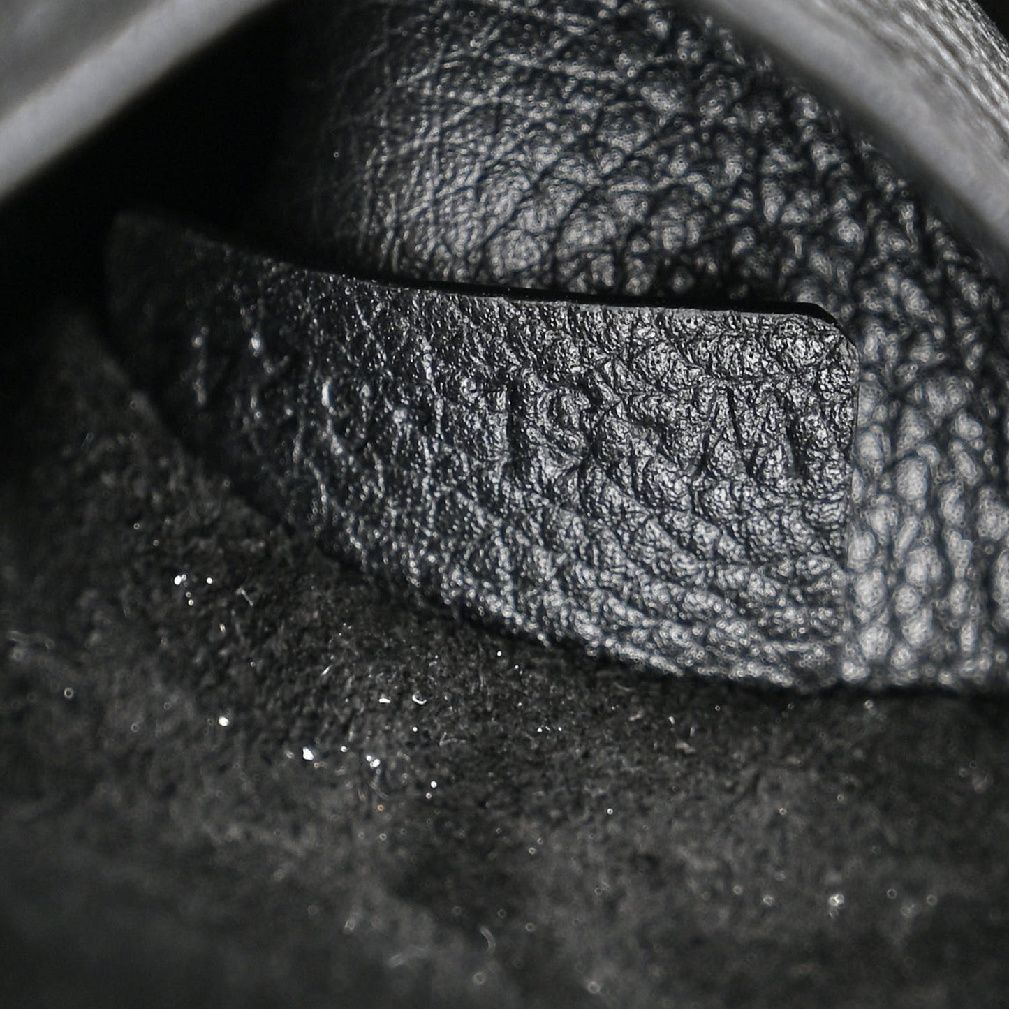 Grained Calfskin Triomphe Mini Cabas Anais Black