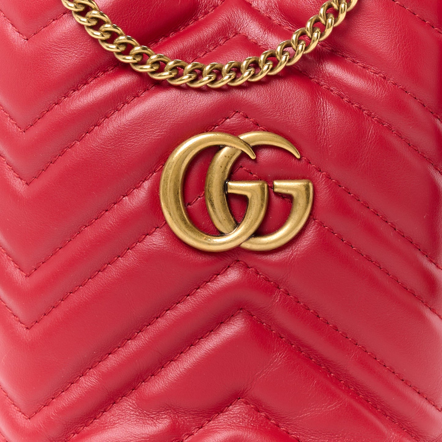 Calfskin Matelasse Mini GG Marmont 2.0 Bucket Bag Hibiscus Red