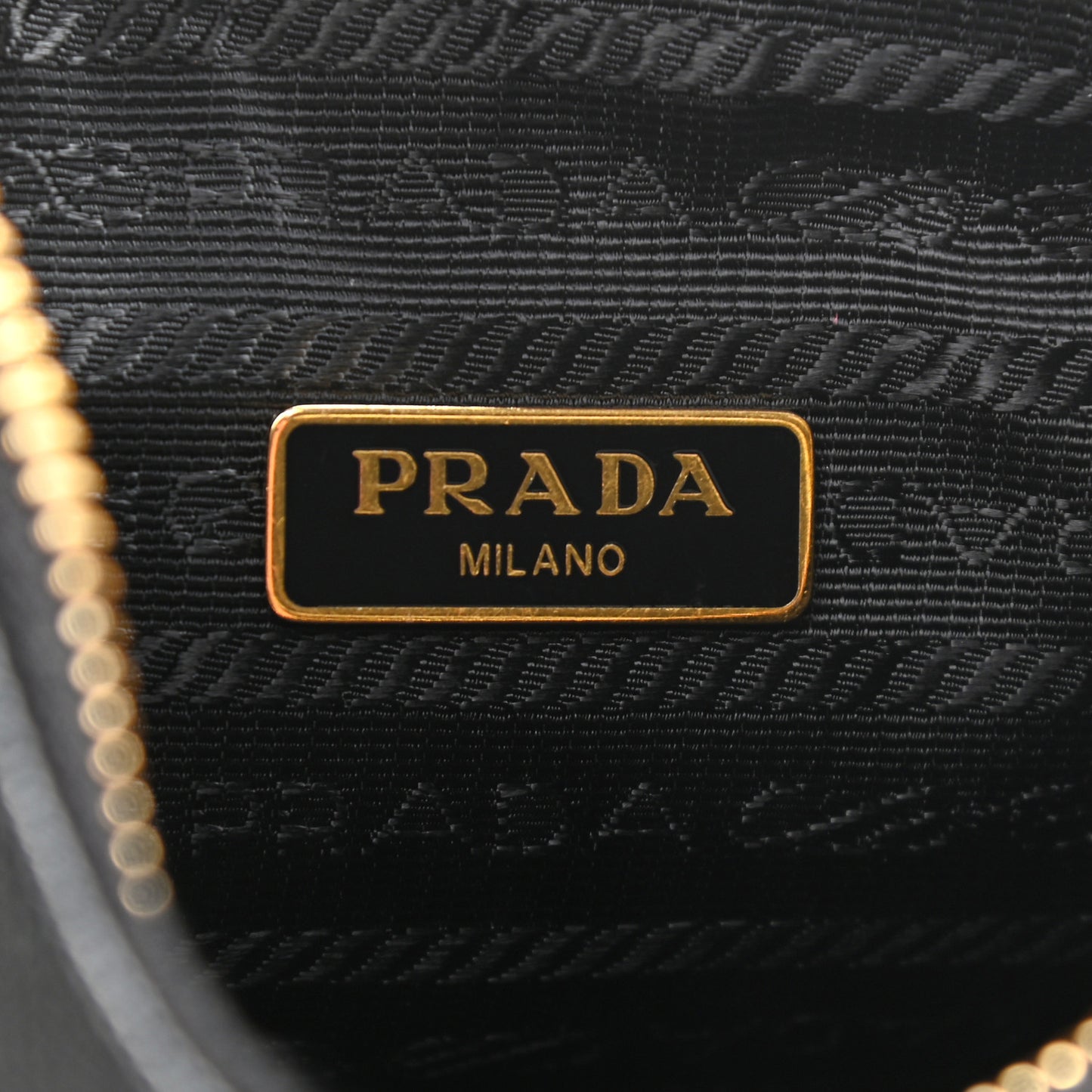 Saffiano Lux Re-Edition 2005 Shoulder Bag Black