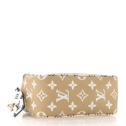 Louis Vuitton Monogram Giant Beach Pouch Kaki 4 of 10