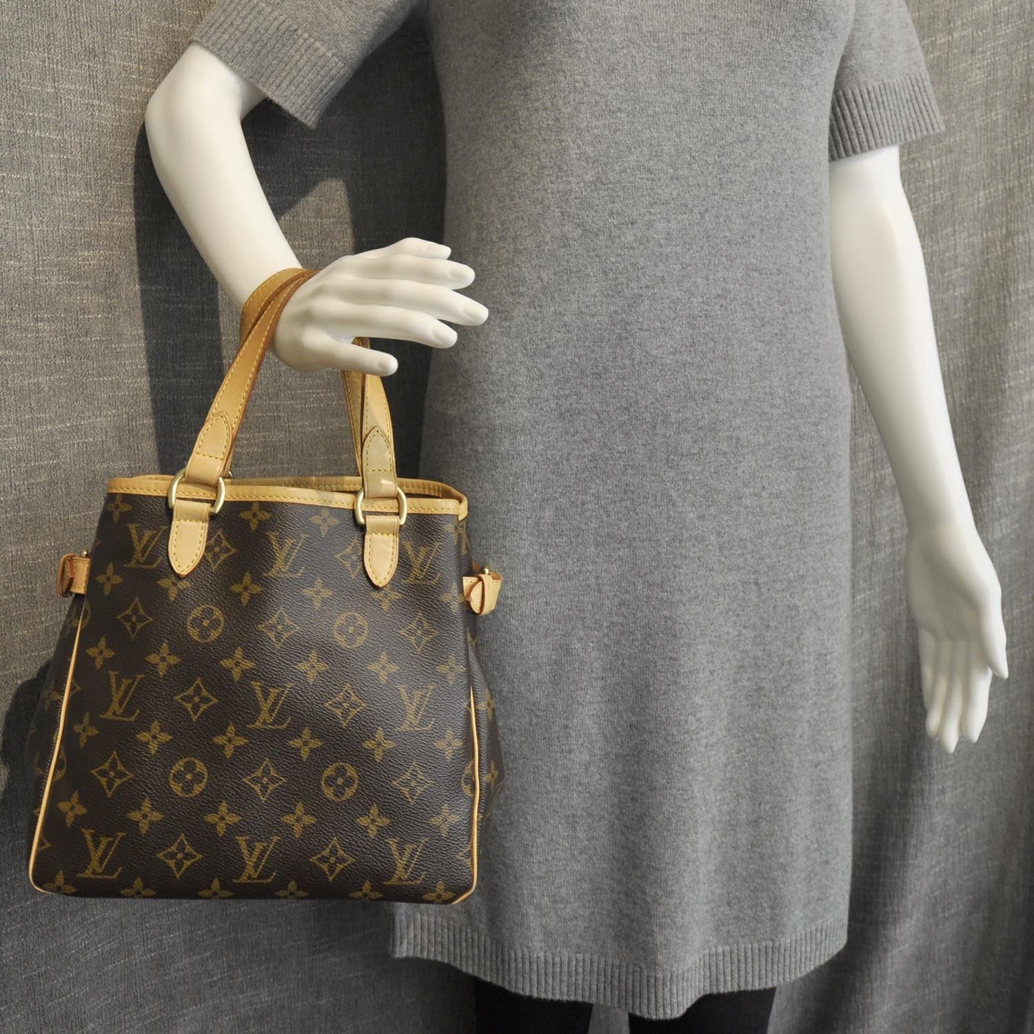 Louis Vuitton Monogram Batignolles 3 of 9