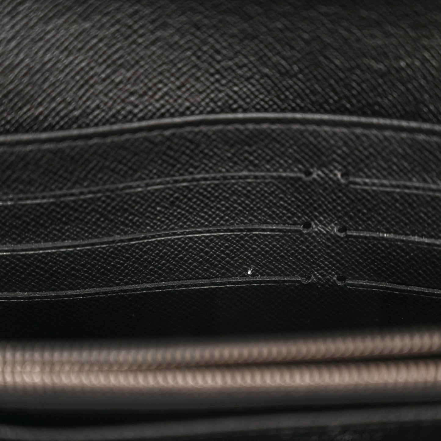 Epi Twist Wallet Black