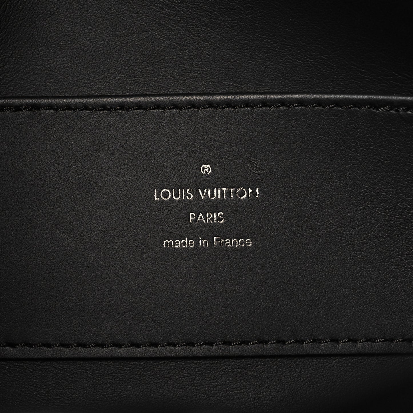 Taurillon Capucines GM Souple Matte Black
